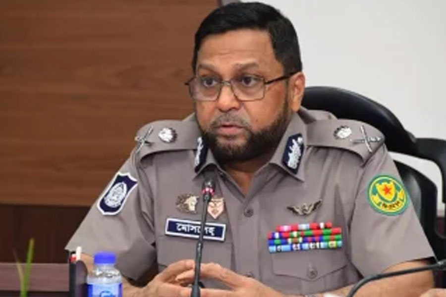 ঈদ যাত্রায় হয়রানি রোধে বিশেষ মোবাইল টিম মোতায়েন: ডিএমপির কমিশনার