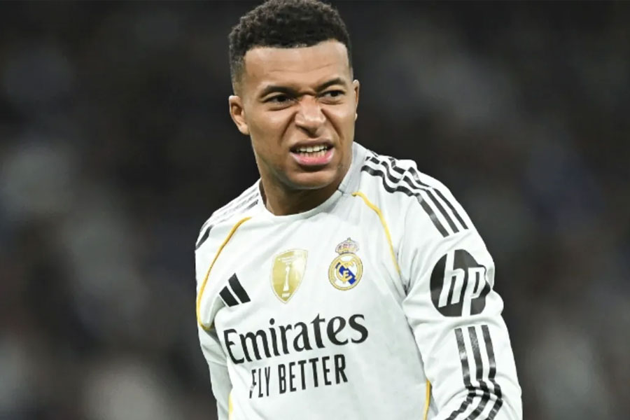 বিশ্বকাপের আগে হ্যামস্ট্রিংয়ের চোটে এমবাপ্পে