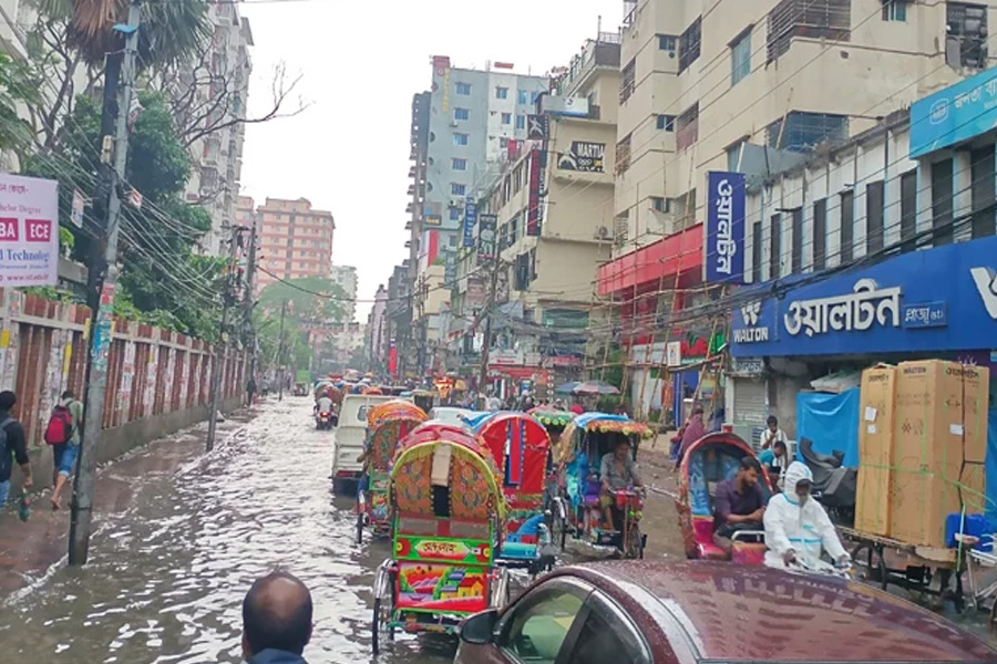 `জলাবদ্ধতা যেন ঢাকার মানুষের স্থায়ী অভিশাপ'