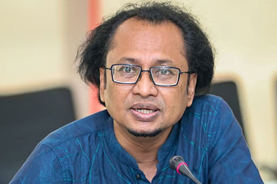 প্রধানমন্ত্রীর তথ্য উপদেষ্টাকে দিল্লিতে প্রবেশে বাধা