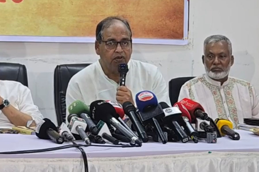 বিএনপি সরকারকে টার্গেট করে ষড়যন্ত্র চলছে: শামসুজ্জামান দুদু