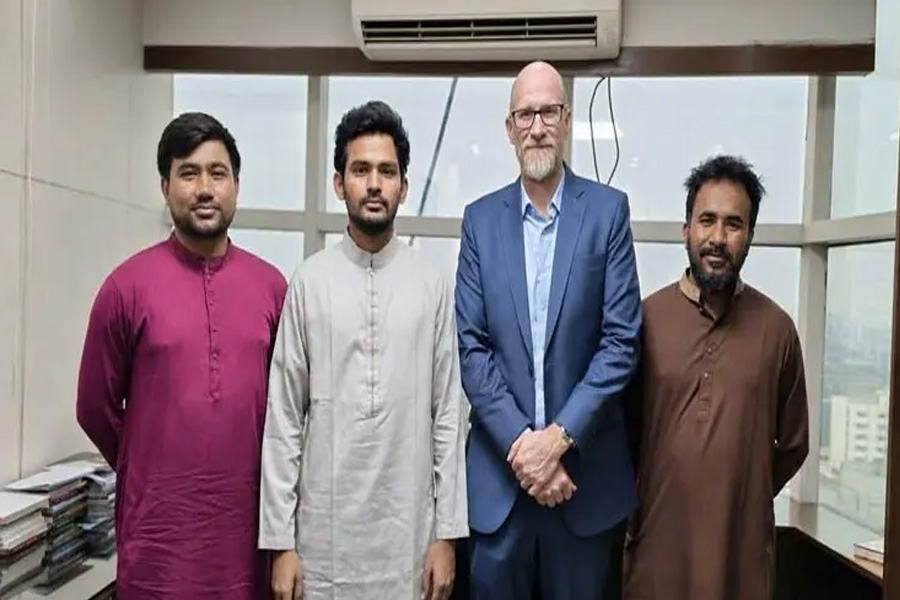 আসিফ মাহমুদের সঙ্গে মার্কিন কূটনীতিকের সাক্ষাৎ