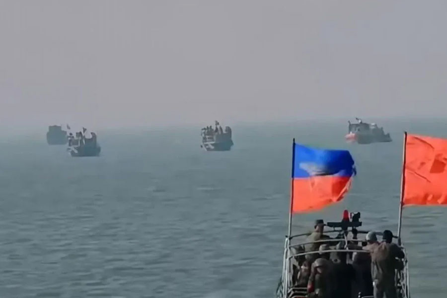 সাত বাংলাদেশিকে ধরে নিয়ে গেছে আরাকান আর্মি