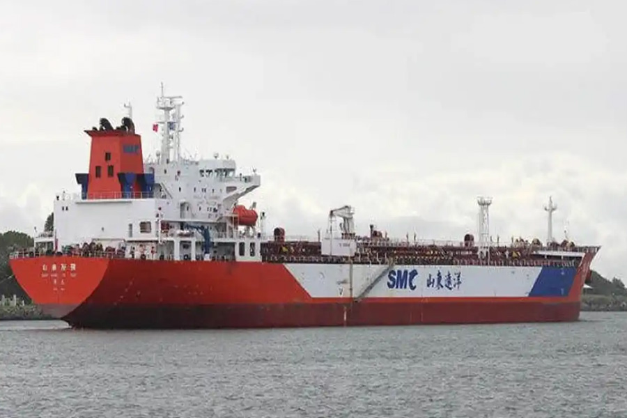 চট্টগ্রাম বন্দরে এলো ৫ জ্বালানিবাহী জাহাজ