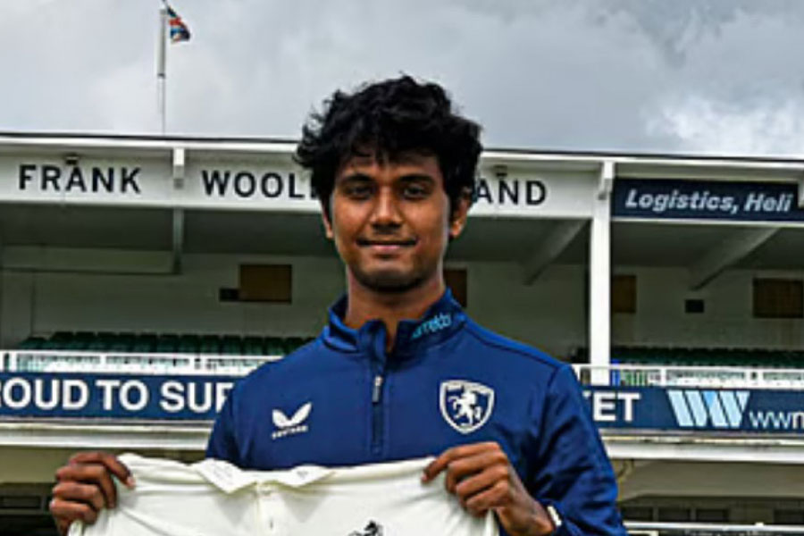 কাউন্টি চ্যাম্পিয়নশিপে হাসান