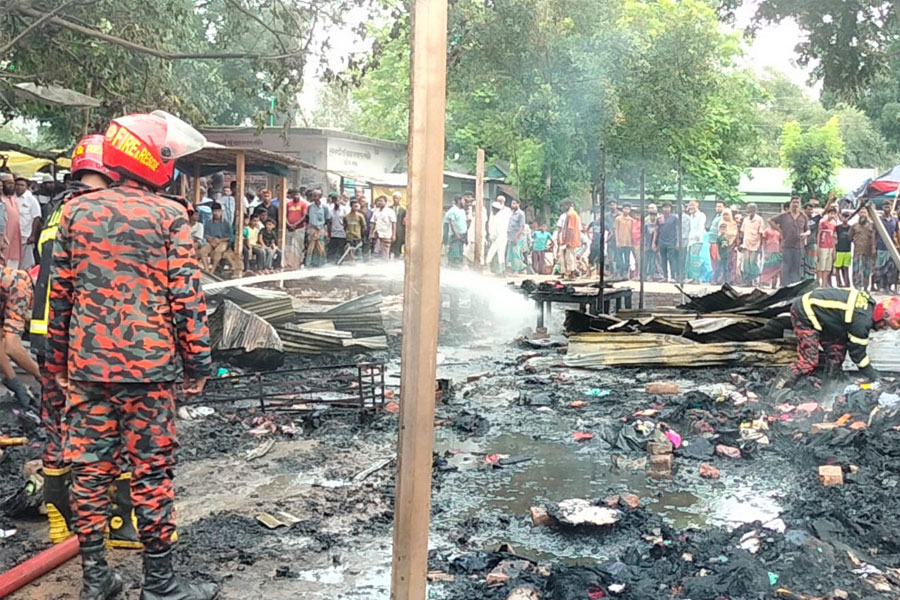 কুড়িগ্রামের ভয়াবহ অগ্নিকাণ্ডে ৯৫ দোকান ভস্মীভূত