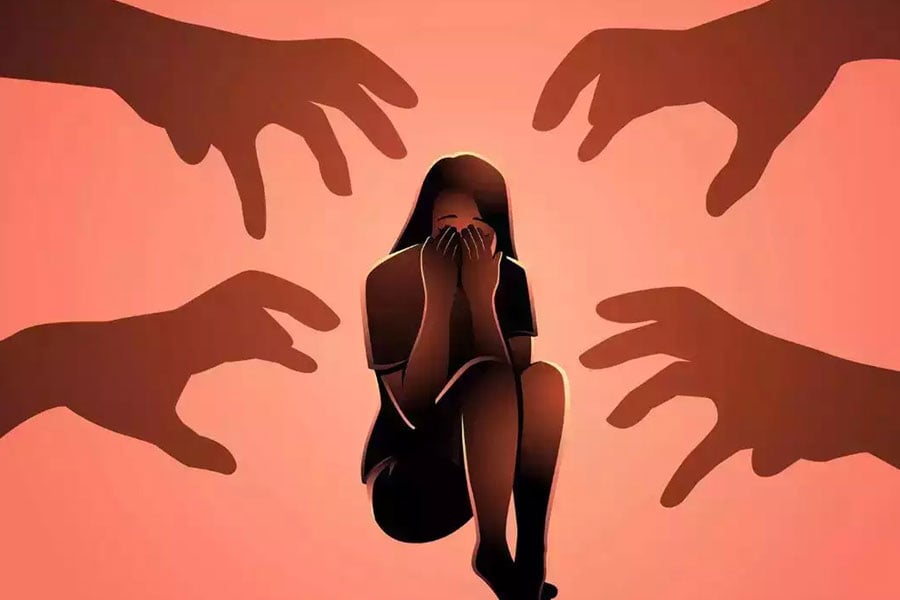 স্বামীকে বেঁধে স্ত্রীকে সংঘবদ্ধ ধর্ষণ