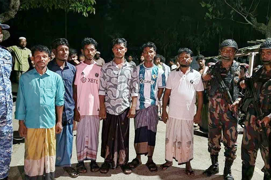 নাফ নদী থেকে অপহৃত ১৪ জেলে মুক্তিপণ দিয়ে ফিরলেন