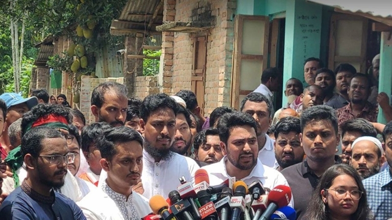 শিক্ষার্থীদের গায়ে হাত তোলার পরিণতি ভালো হবে না : নাহিদ