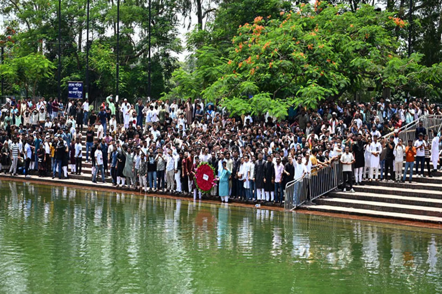 জিয়া উদ্যানে বিএনপির নেতাকর্মীদের ঢল