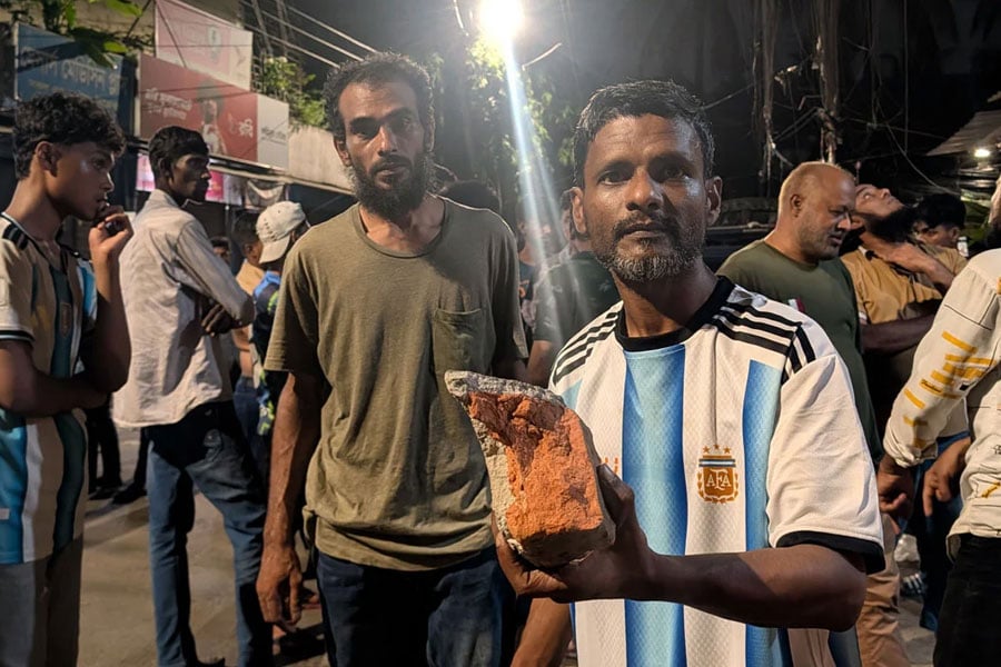 আর্জেন্টিনার বিজয় মিছিলে ব্রাজিল সমর্থকদের ইট নিক্ষেপ