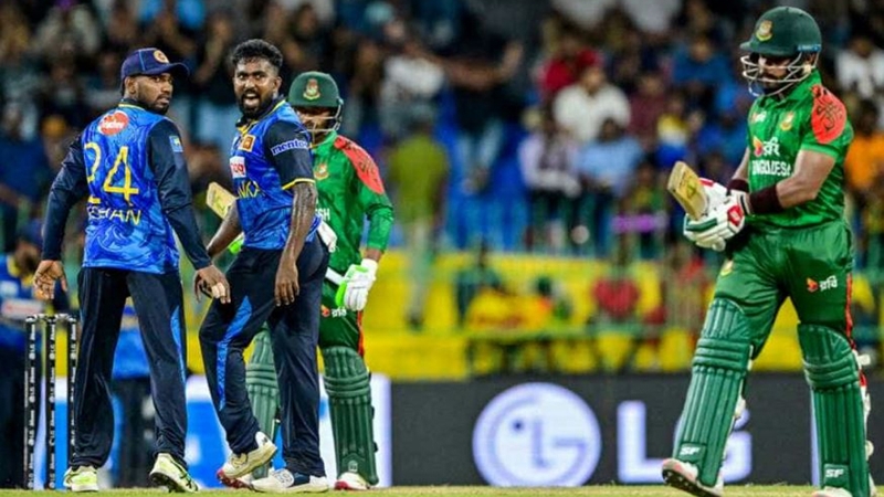 সিরিজ বাঁচানোর লক্ষ্যে ব্যাটিংয়ে বাংলাদেশ