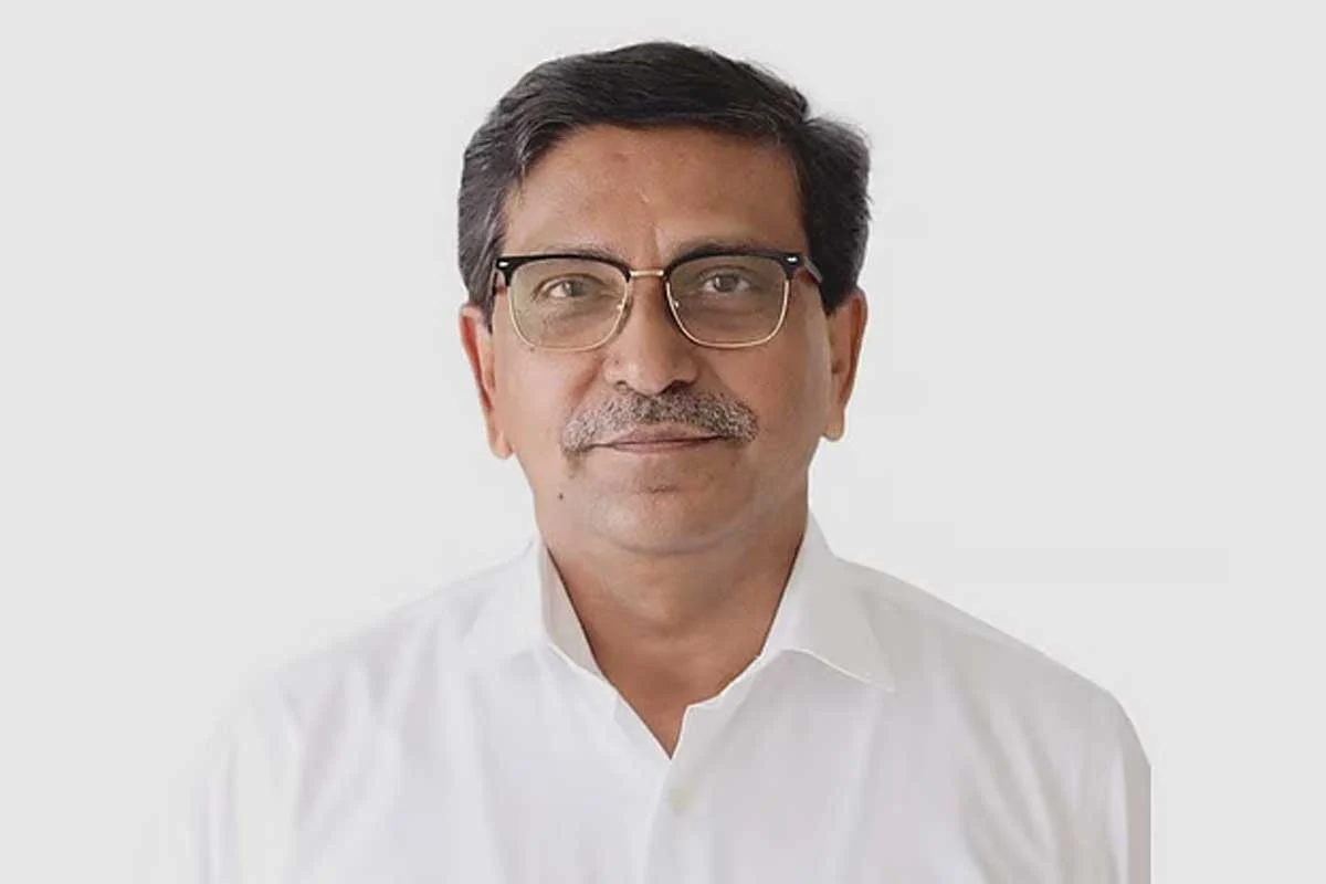 হানিফ ও তাঁর স্ত্রীর আয়কর নথি জব্দের আদেশ