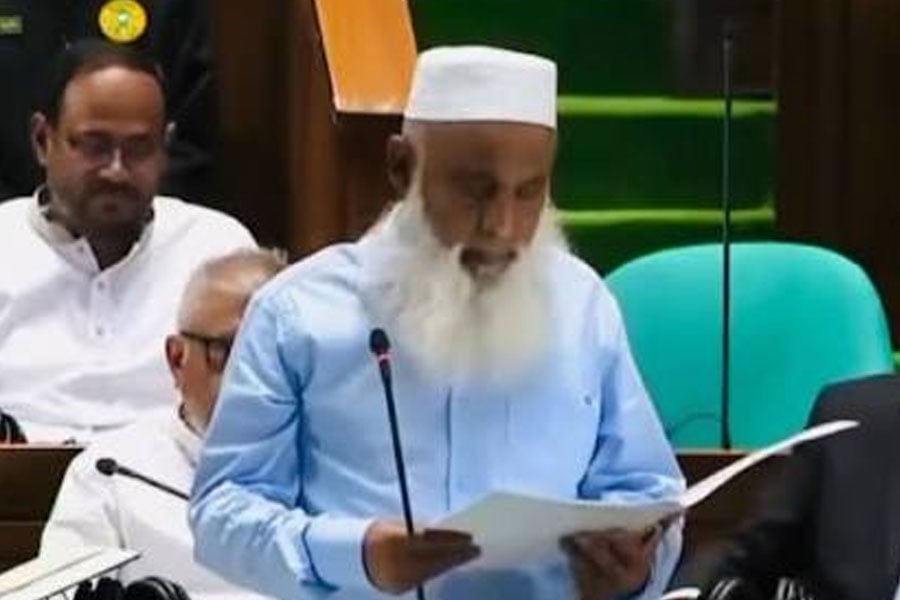ডেপুটি স্পিকারের বিরুদ্ধে অভিযোগ দিলেন এমপি মনিরুল