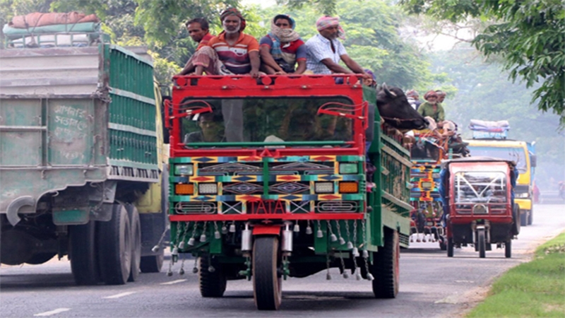 রাজশাহীতে অবৈধ যানবাহনের দৌরাত্মে বাড়ছে দুর্ঘটনা-প্রাণহানি