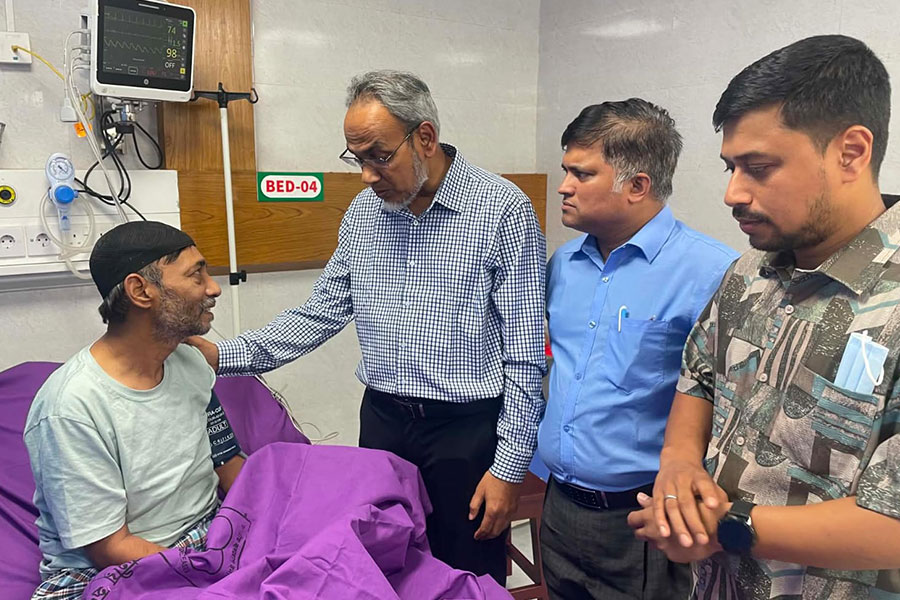 শিশু রামিসার বাবাকে হাসপাতালে দেখতে বিএনপির স্বাস্থ্য বিষয়ক সম্পাদক