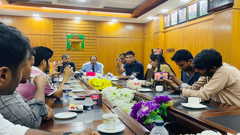 সাজিদের রহস্যজনক মৃত্যুর ঘটনায় ইবি প্রশাসনের সংবাদ সম্মেলন