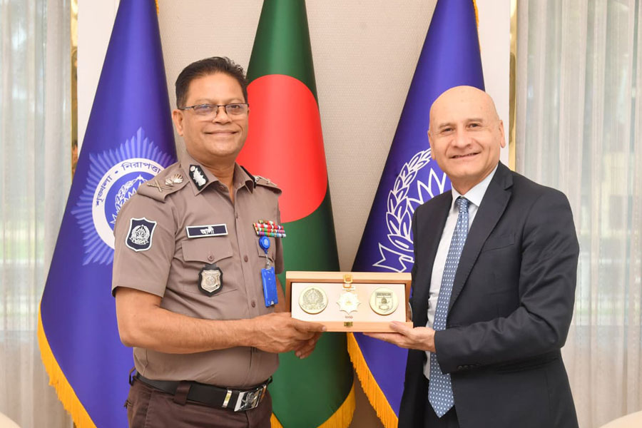 আইজিপির সঙ্গে ইতালির রাষ্ট্রদূতের সাক্ষাৎ