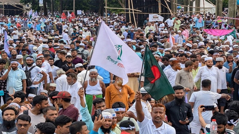 কানায় কানায় পূর্ণ সোহরাওয়ার্দী উদ্যান