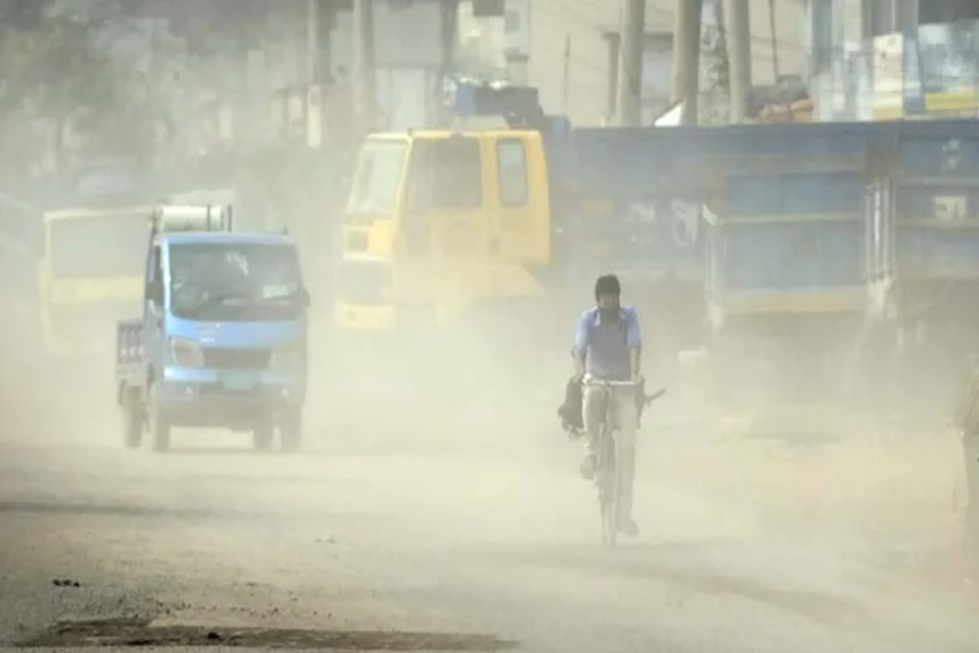 দূষিত বাতাসে বিশ্বে চতুর্থ ঢাকা