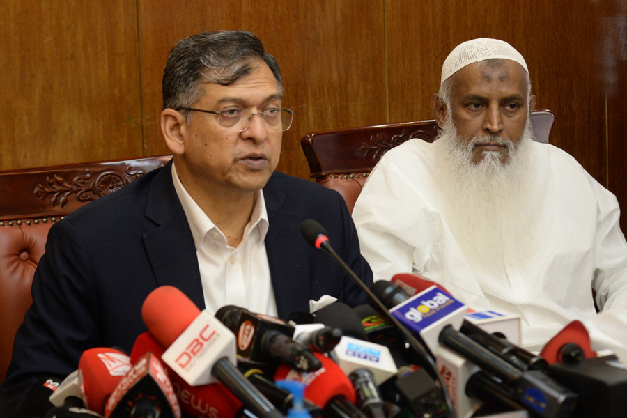 চাঁদাবাজি বন্ধে সর্বোচ্চ কঠোর হবে আইনশৃঙ্খলা বাহিনী : স্বরাষ্ট্রমন্ত্রী