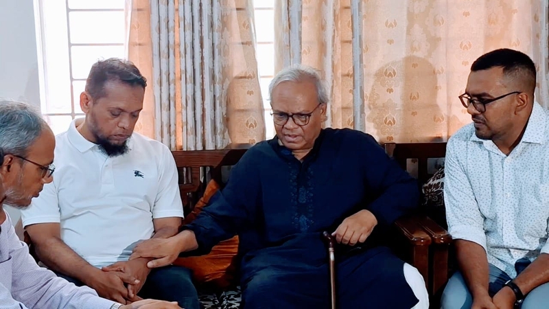 শহীদ আফনান ফাইয়াজের পরিবারের পাশে বিএনপি নেতা রিজভী