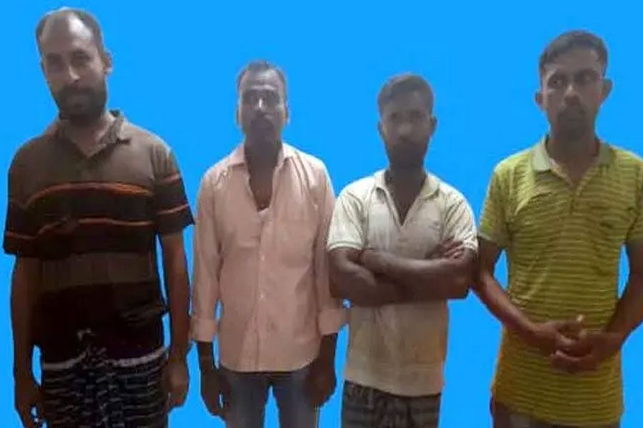 আদালতের বারান্দায় মারামারি, চারজনকে কারাদণ্ড