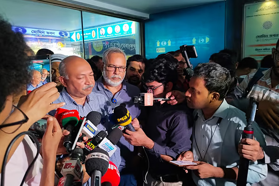 কক্ষে শ্বাসরুদ্ধকর পরিস্থিতি পাওয়া গেছে : স্বাস্থ্যের ডিজি