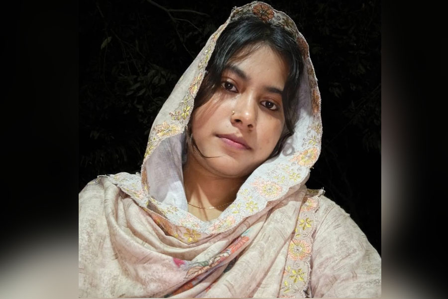 সাতক্ষীরায় গৃহবধূর ঝুলন্ত মরদেহ উদ্ধার