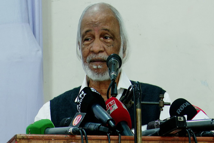 আমলাতান্ত্রিক জটিলতায় সিদ্ধান্ত গ্রহণে দেরি হয় : মঈন খান