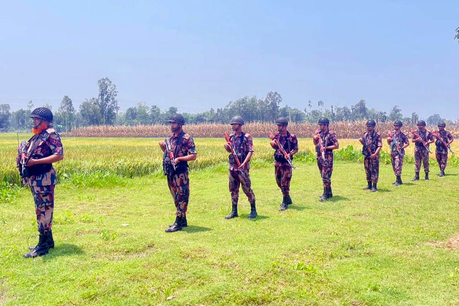 কুড়িগ্রাম সীমান্তে ‘পুশইন’ঠেকাতে কঠোর অবস্থানে বিজিবি