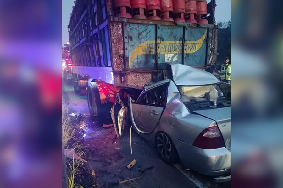 ঢাকা-ভাঙ্গা এক্সপ্রেসওয়েতে ভয়াবহ দুর্ঘটনা, নিহত ৪