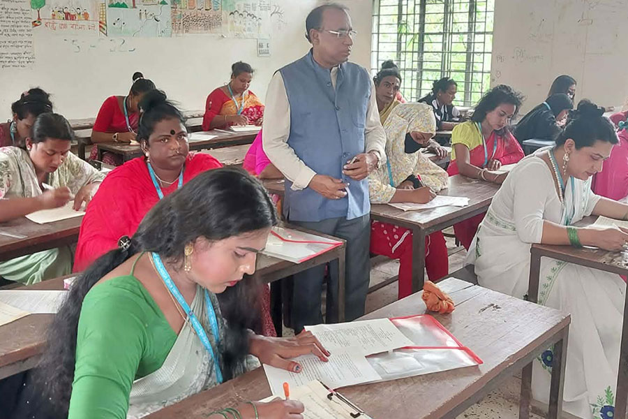 তৃতীয় লিঙ্গের শিক্ষার্থীরা সমাজের অবিচ্ছেদ্য অংশ: বাউবি উপাচার্য