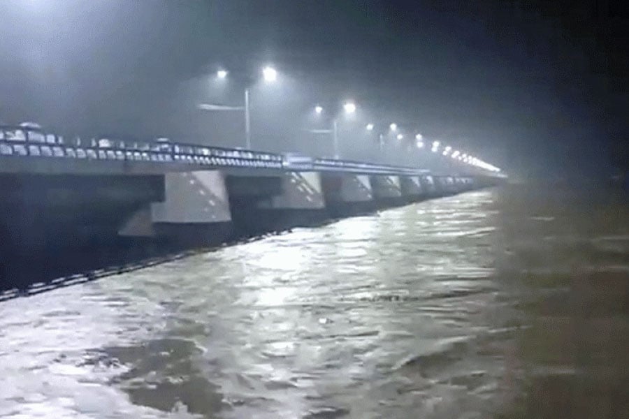 তিস্তায় পানি বেড়েছে, খুলে দেওয়া হয়েছে জলকপাট