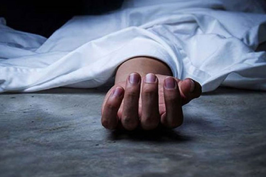৩০০ ফিট সড়কে প্রাইভেটকারের ধাক্কায় চীনা নাগরিকের মৃত্যু