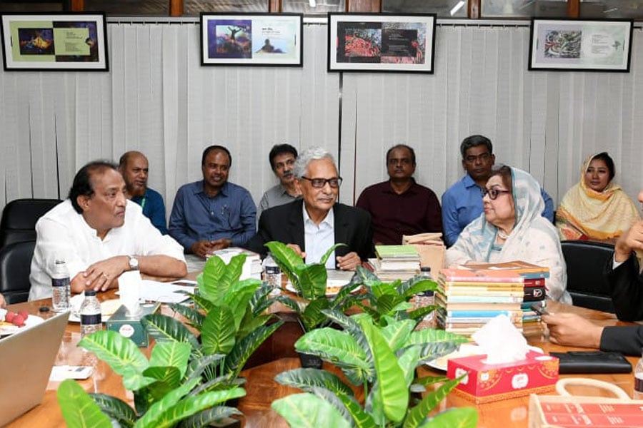 নজরুলের সাহিত্য বিশ্বে ছড়িয়ে দিতে কমিটি গঠনের নির্দেশ: সংস্কৃতিমন্ত্রী