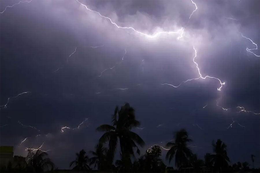 পাঁচ জেলায় ঝড়-বৃষ্টির শঙ্কা, নদীবন্দরে ১ নম্বর সতর্ক সংকেত