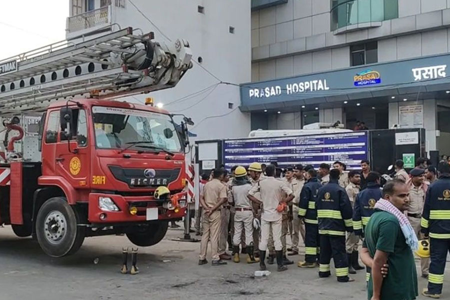 হাসপাতালের ভয়াবহ আগুন, ৪ রোগীর মৃত্যু