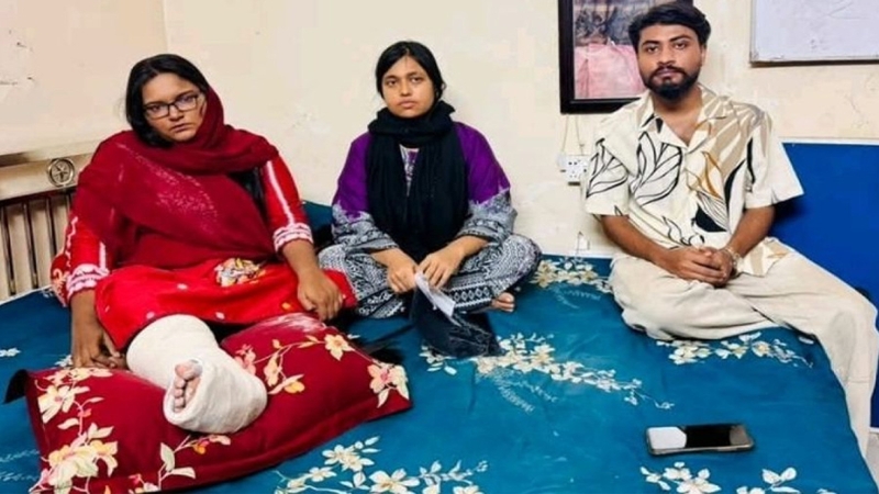 মিছিলে অংশ নিতে গিয়ে পা ভাঙলেন ছাত্রদল নেত্রী