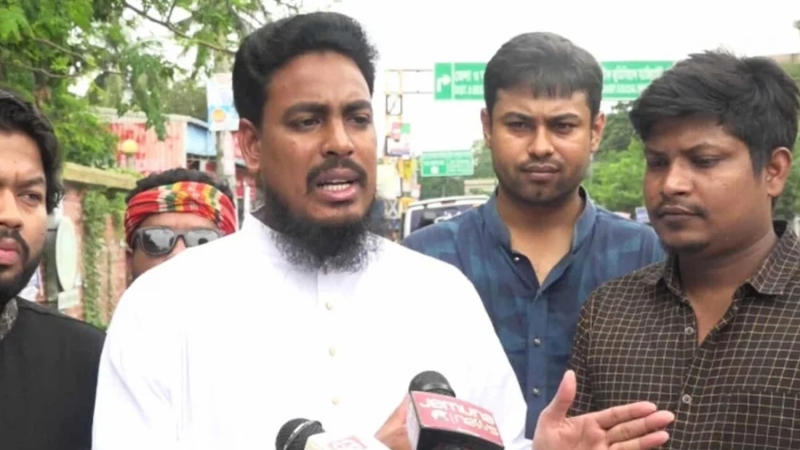 পেশিশক্তির প্রভাবমুক্ত রাজনীতি প্রতিষ্ঠা করতে চাই: আখতার হোসেন