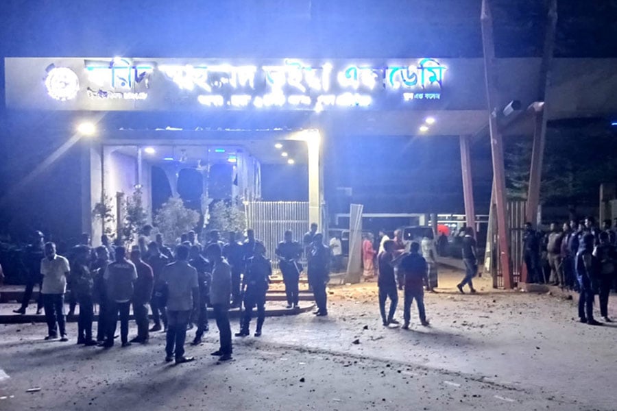 লক্ষ্মীপুরে আবাসিক হল থেকে ছাত্রের লাশ উদ্ধার