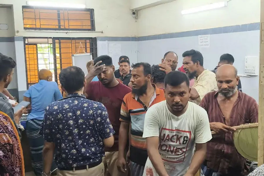 শৈলকূপায় আধিপত্য বিস্তার নিয়ে সংঘর্ষ, আহত ৬০