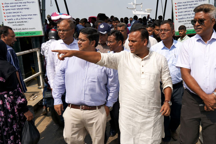 ঝটিকা সফরে ভোলায় নৌপরিবহন প্রতিমন্ত্রী