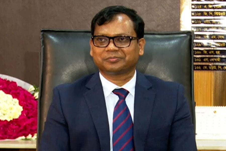 ডিসি সারওয়ার দিলেন পাঁচ লাখ টাকা