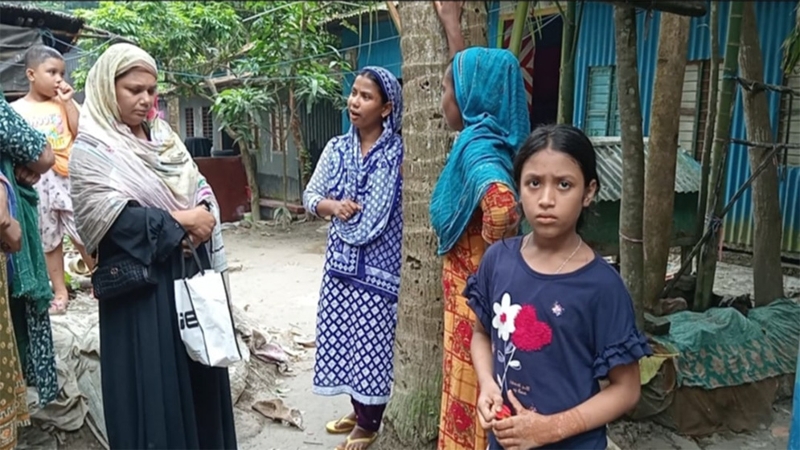 শিরখাড়ায় রহস্যজনক ভাবে গৃহবধূর মৃত্যু