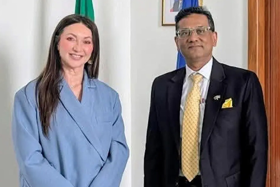 বাংলাদেশি কর্মীদের বৈধতার বিষয়ে ইতালির সঙ্গে আলোচনা