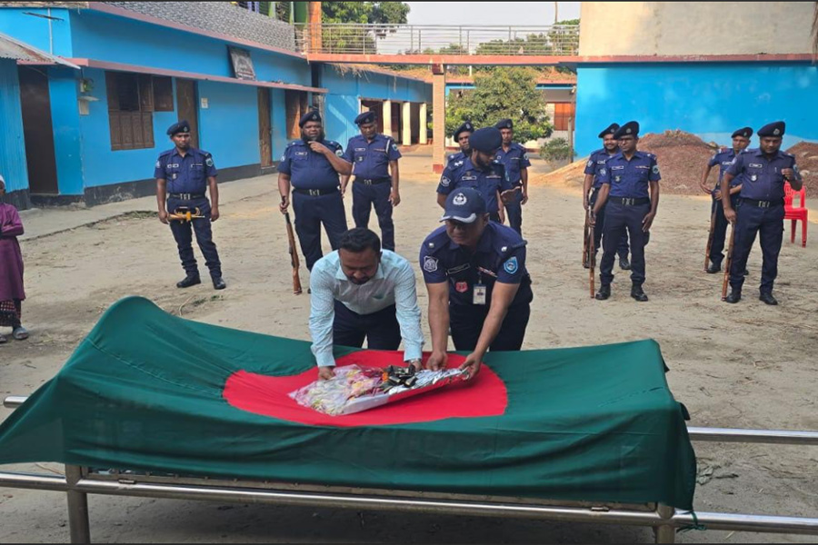 ভাঙ্গুড়ায় রাষ্ট্রীয় মর্যাদায় বীর মুক্তিযোদ্ধার দাফন সম্পন্ন