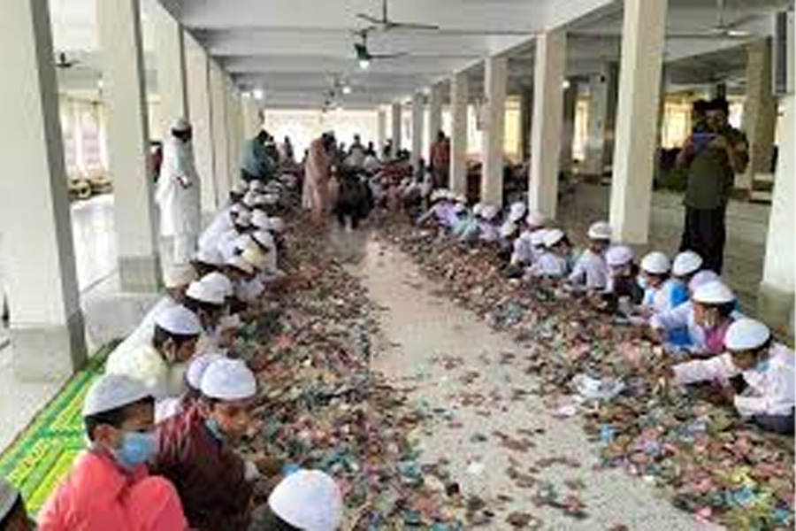 পাগলা মসজিদের দানবাক্সে মিলল ৩৫ বস্তা টাকা