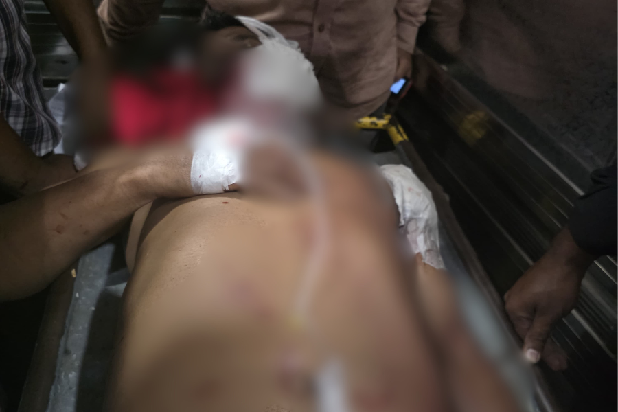 মোহাম্মদপুরে বিএনপি নেতাকে প্রকাশ্যে কুপিয়ে জখম
