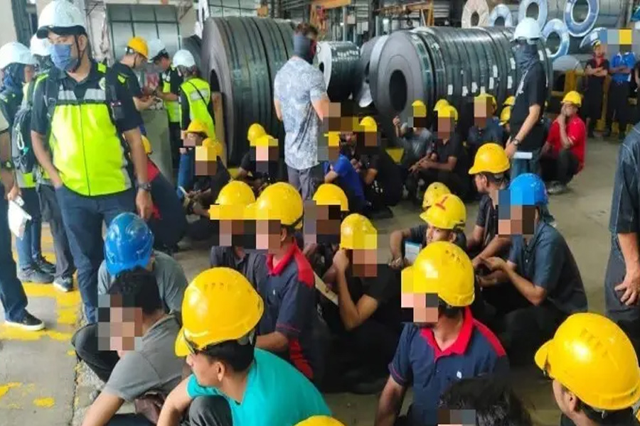 মালয়েশিয়ায় ৫৬ বাংলাদেশি অভিবাসী আটক